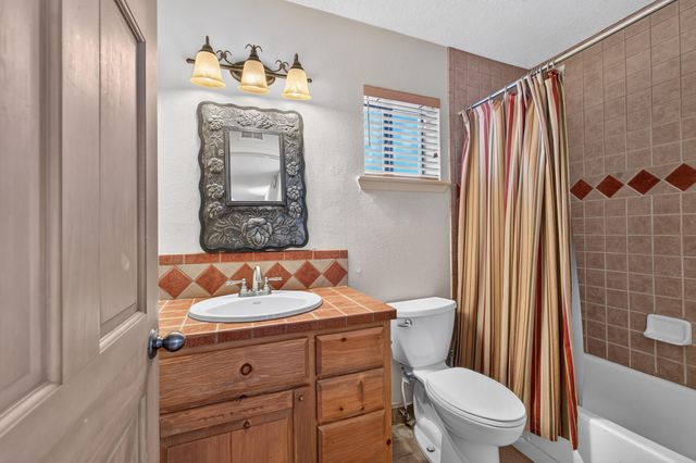 1207 Claire Court NW, Albuquerque, NM 87104