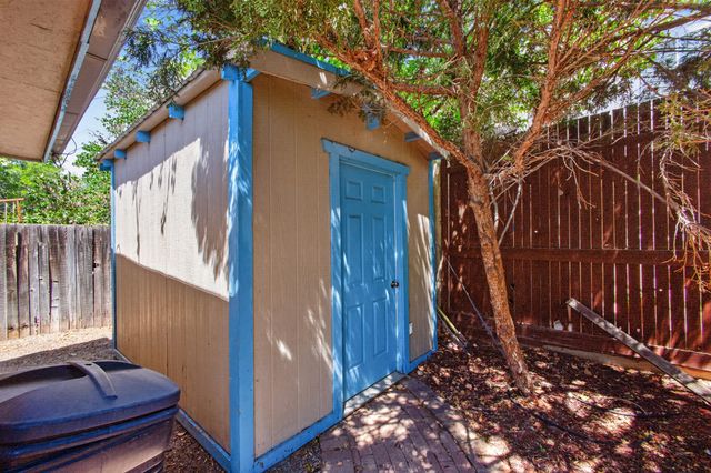 1207 Claire Court NW, Albuquerque, NM 87104