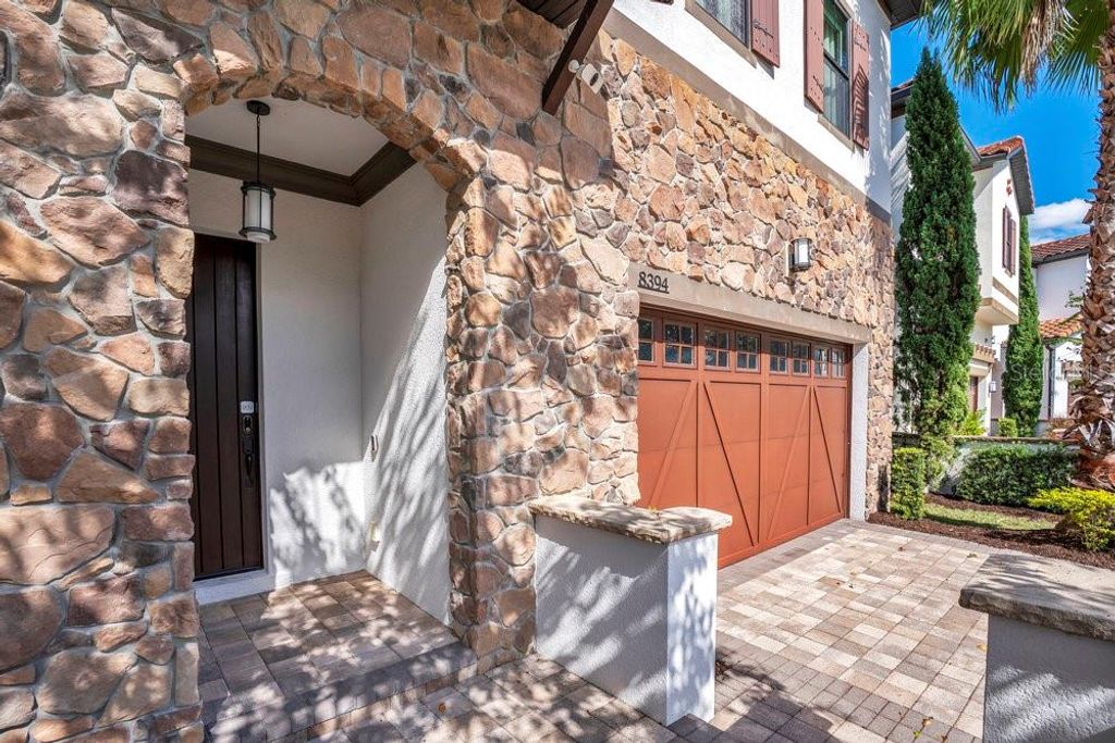 Image 2 of property listing at 8394 VIA VITTORIA WAY, Orlando, FL 32819