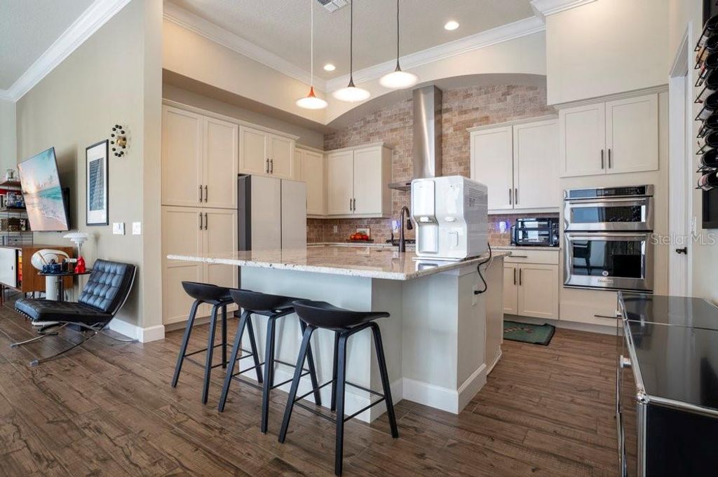 Image 11 of property listing at 8394 VIA VITTORIA WAY, Orlando, FL 32819