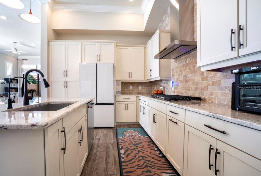 Image 16 of property listing at 8394 VIA VITTORIA WAY, Orlando, FL 32819