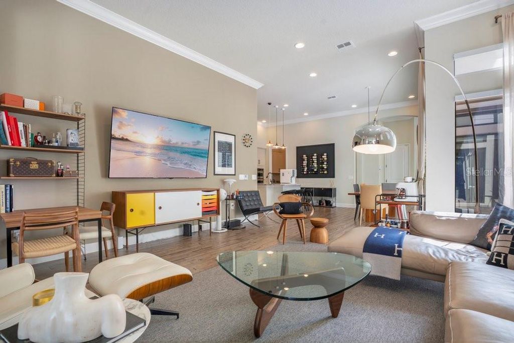 Image 20 of property listing at 8394 VIA VITTORIA WAY, Orlando, FL 32819