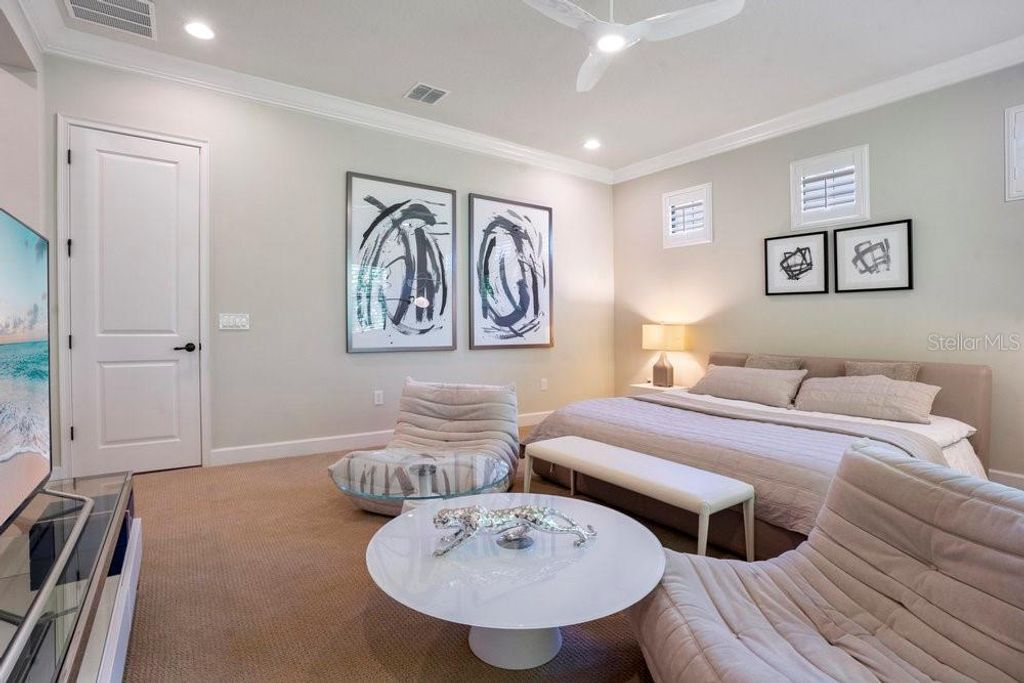 Image 25 of property listing at 8394 VIA VITTORIA WAY, Orlando, FL 32819