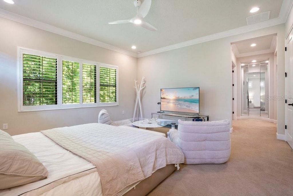 Image 26 of property listing at 8394 VIA VITTORIA WAY, Orlando, FL 32819