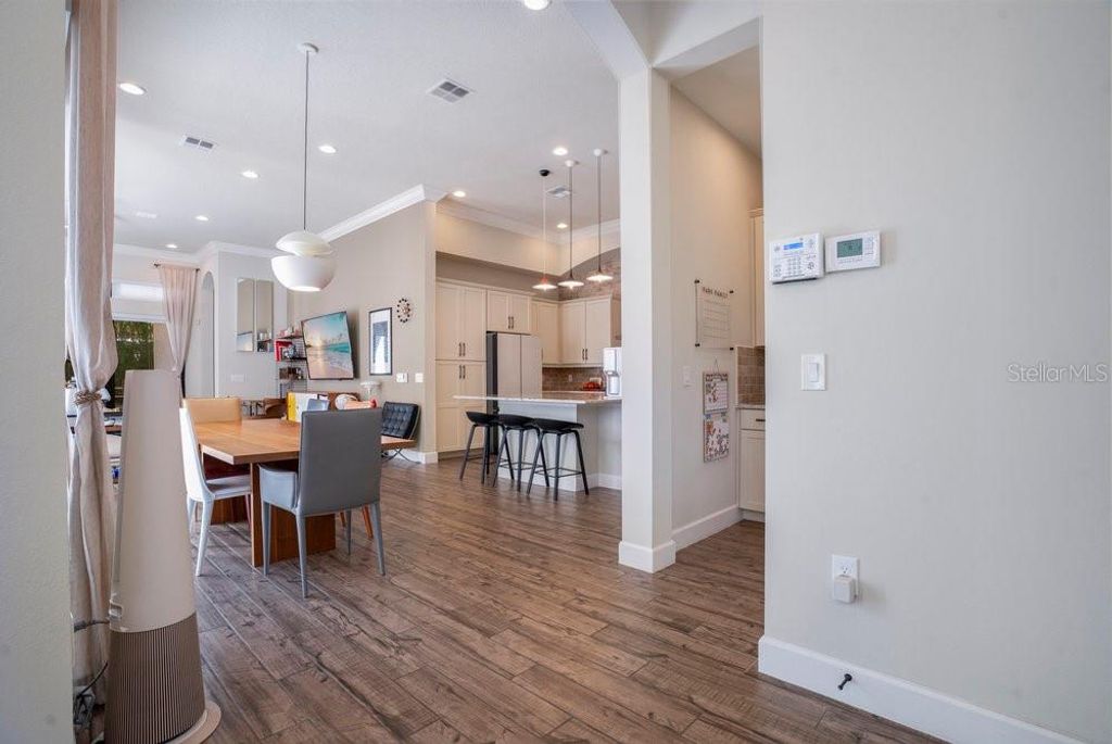 Image 4 of property listing at 8394 VIA VITTORIA WAY, Orlando, FL 32819