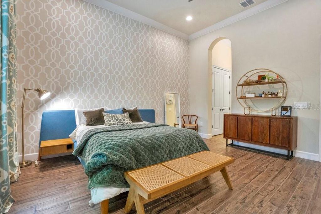 Image 35 of property listing at 8394 VIA VITTORIA WAY, Orlando, FL 32819