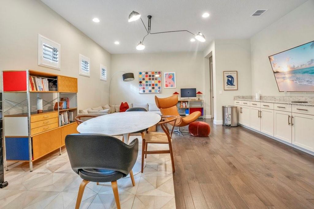 Image 39 of property listing at 8394 VIA VITTORIA WAY, Orlando, FL 32819