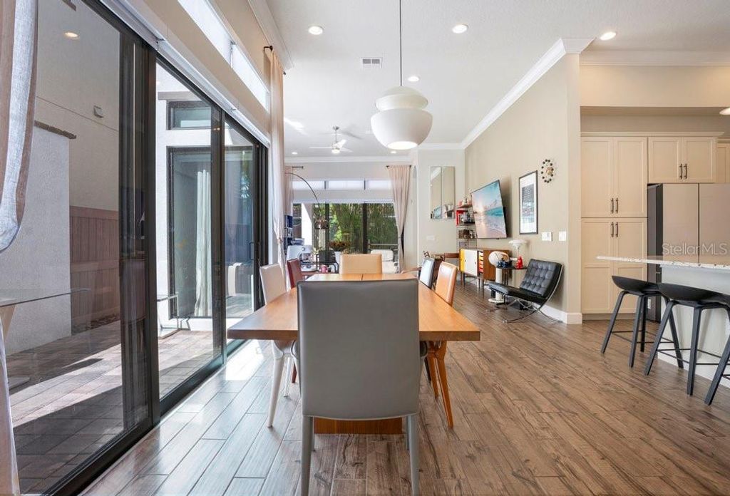 Image 5 of property listing at 8394 VIA VITTORIA WAY, Orlando, FL 32819