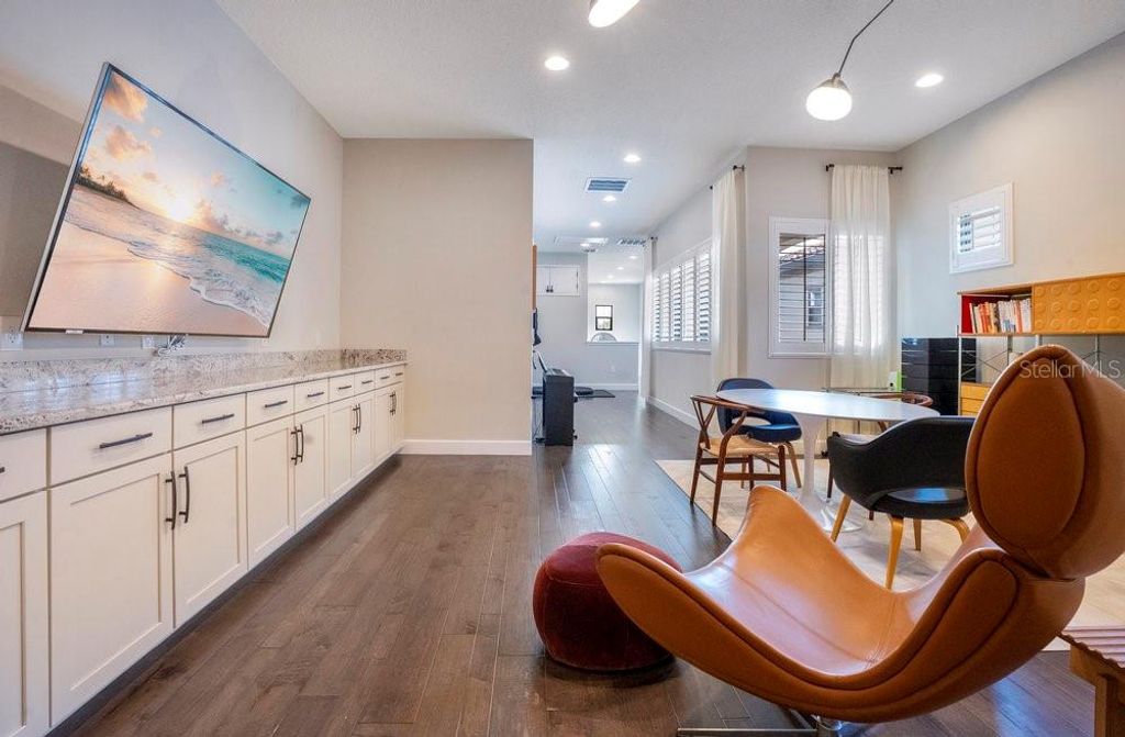 Image 41 of property listing at 8394 VIA VITTORIA WAY, Orlando, FL 32819