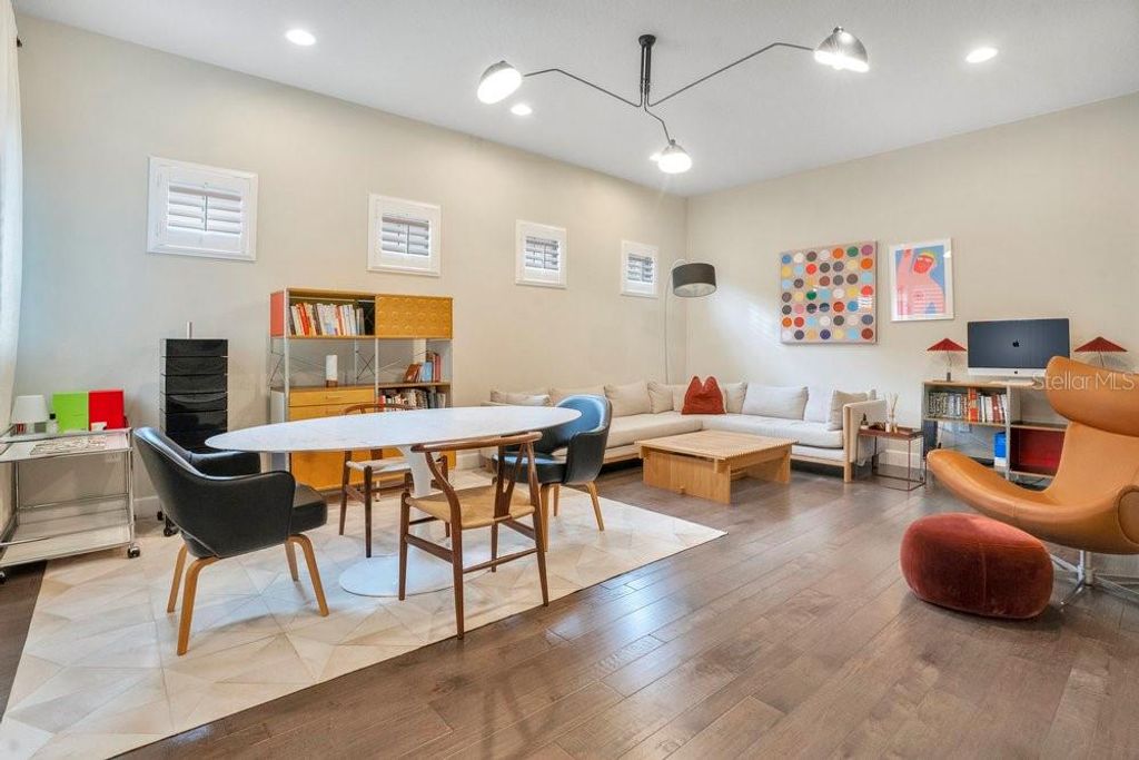 Image 43 of property listing at 8394 VIA VITTORIA WAY, Orlando, FL 32819