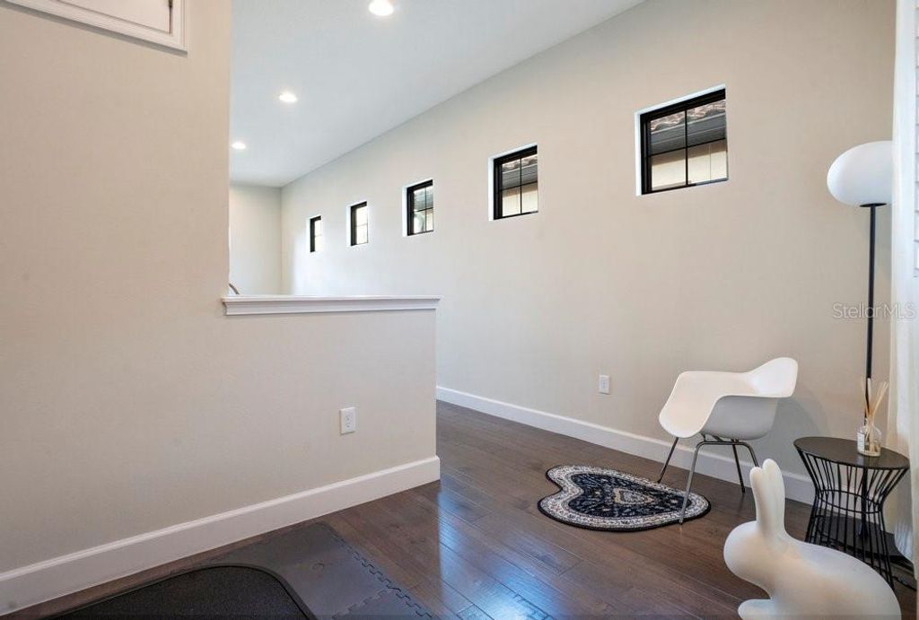 Image 45 of property listing at 8394 VIA VITTORIA WAY, Orlando, FL 32819