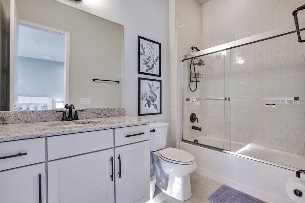 Image 49 of property listing at 8394 VIA VITTORIA WAY, Orlando, FL 32819