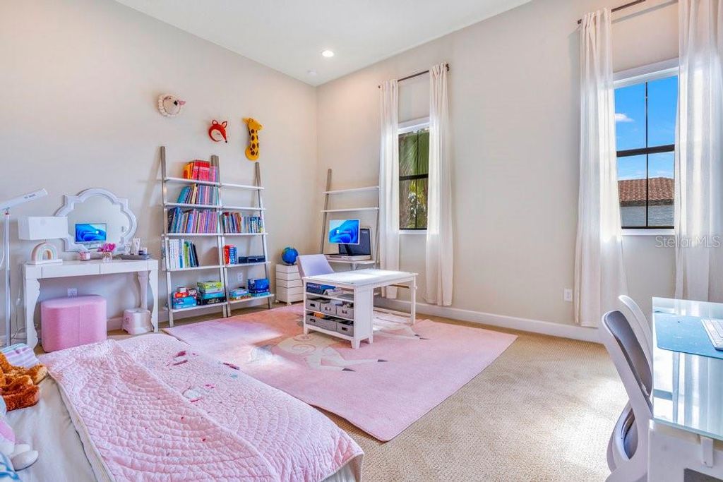 Image 50 of property listing at 8394 VIA VITTORIA WAY, Orlando, FL 32819