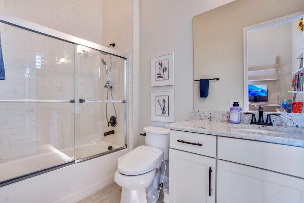 Image 54 of property listing at 8394 VIA VITTORIA WAY, Orlando, FL 32819