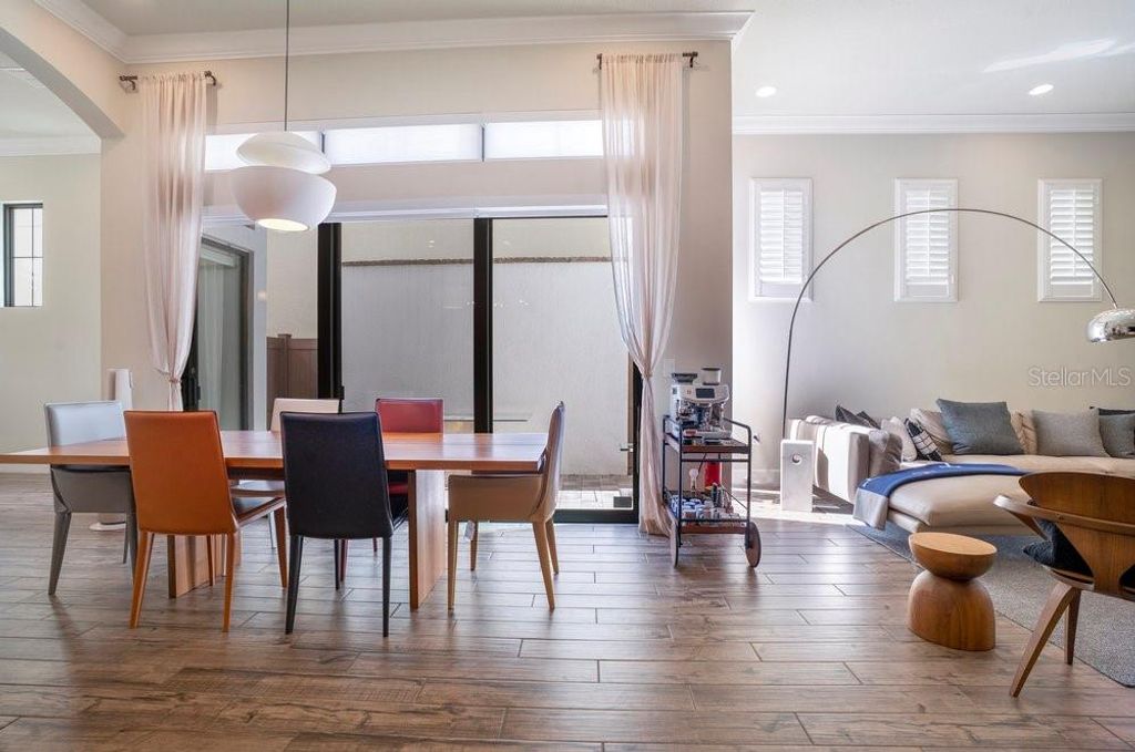 Image 8 of property listing at 8394 VIA VITTORIA WAY, Orlando, FL 32819