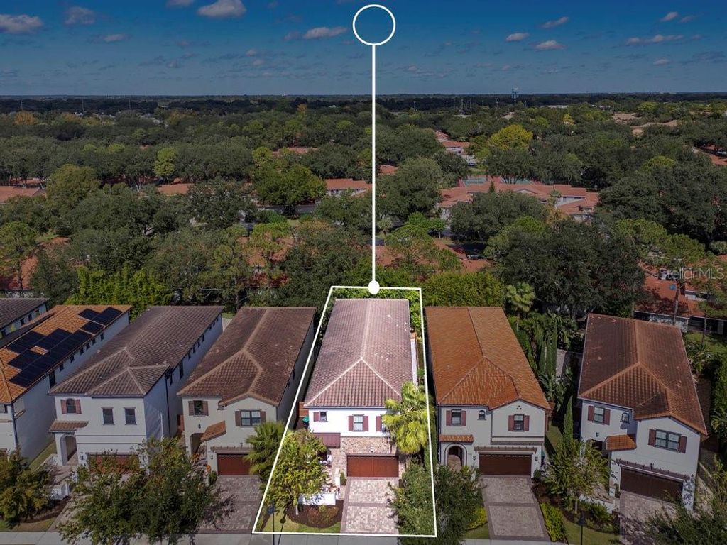 Image 82 of property listing at 8394 VIA VITTORIA WAY, Orlando, FL 32819