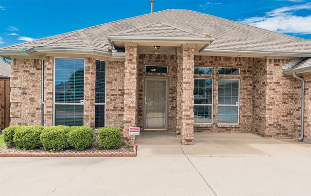 1536 Elika Court, Lewisville, TX 75067