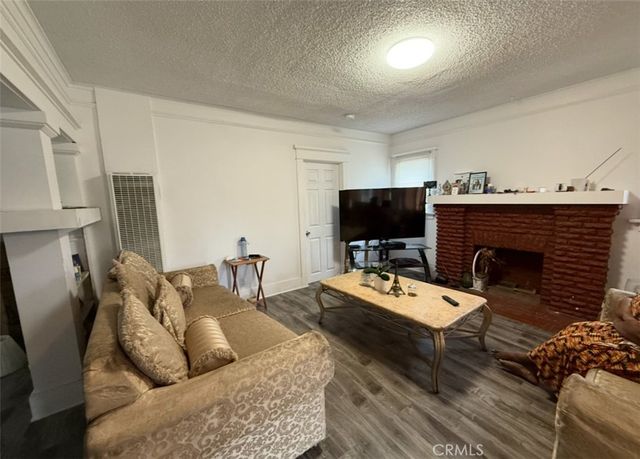 5442 6th, Los Angeles, CA 90043
