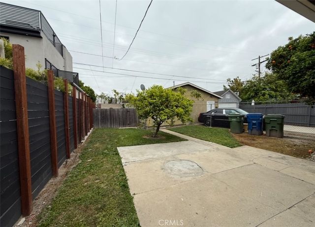5442 6th, Los Angeles, CA 90043