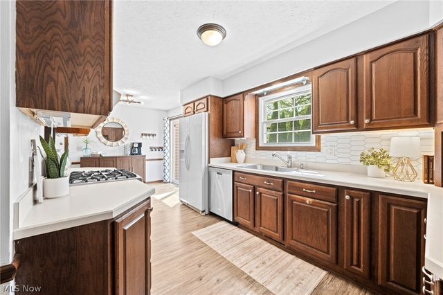 2338 Plymouth Lane, Cuyahoga Falls, OH 44221