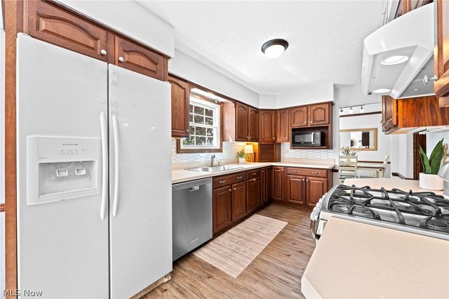 2338 Plymouth Lane, Cuyahoga Falls, OH 44221