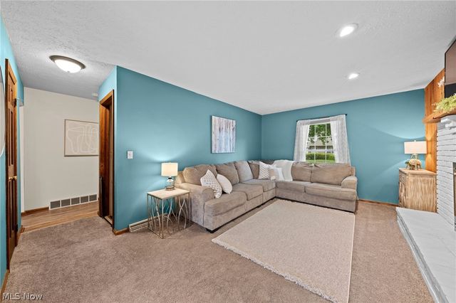 2338 Plymouth Lane, Cuyahoga Falls, OH 44221