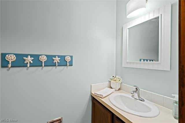 2338 Plymouth Lane, Cuyahoga Falls, OH 44221