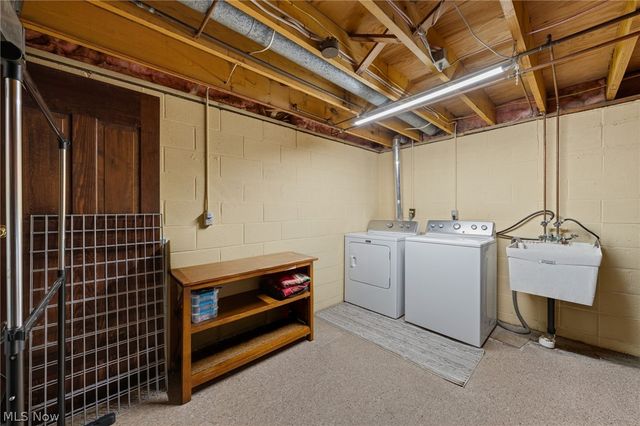 2338 Plymouth Lane, Cuyahoga Falls, OH 44221