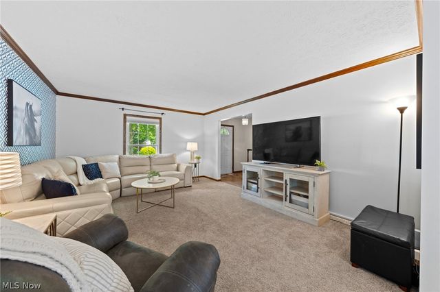 2338 Plymouth Lane, Cuyahoga Falls, OH 44221