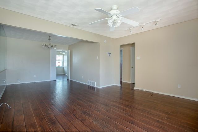 7010 Kingsbury Drive, Dallas, TX 75231