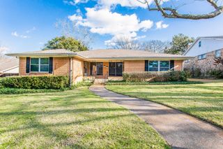 7010 Kingsbury Drive, Dallas, TX 75231