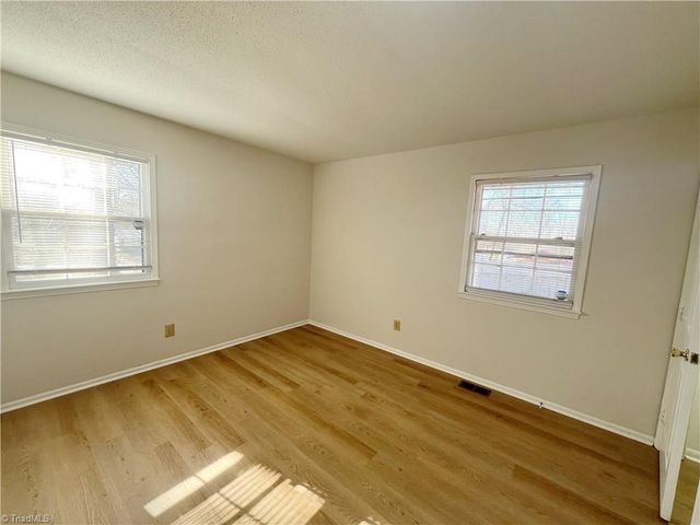 6 Clark Court, Greensboro, NC 27406