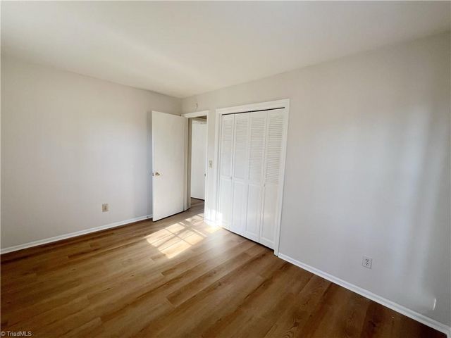 6 Clark Court, Greensboro, NC 27406