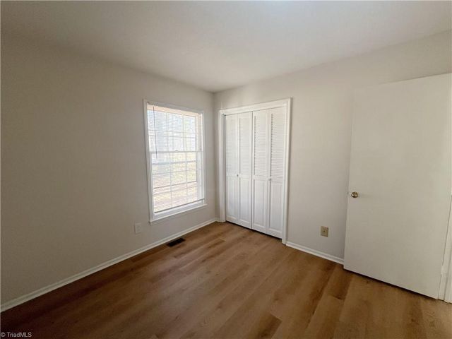 6 Clark Court, Greensboro, NC 27406