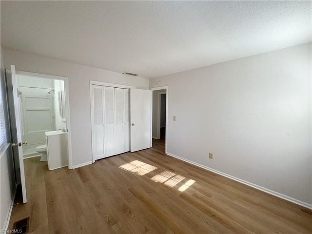 6 Clark Court, Greensboro, NC 27406