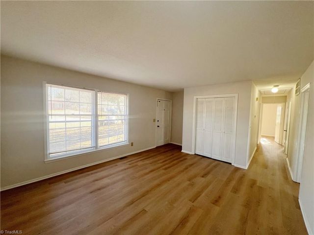 6 Clark Court, Greensboro, NC 27406