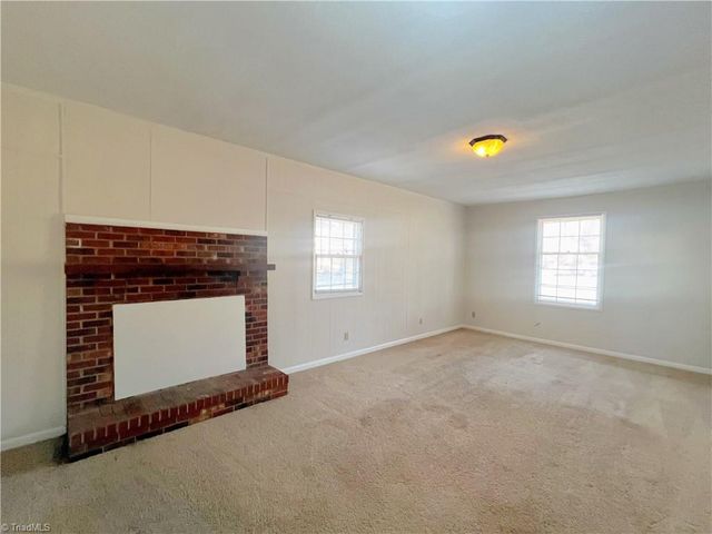 6 Clark Court, Greensboro, NC 27406