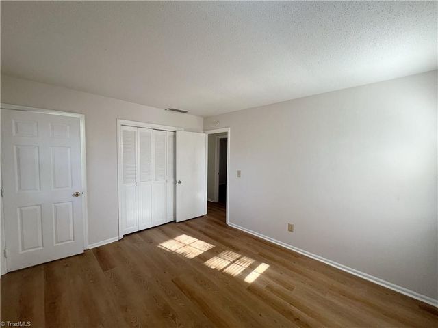 6 Clark Court, Greensboro, NC 27406