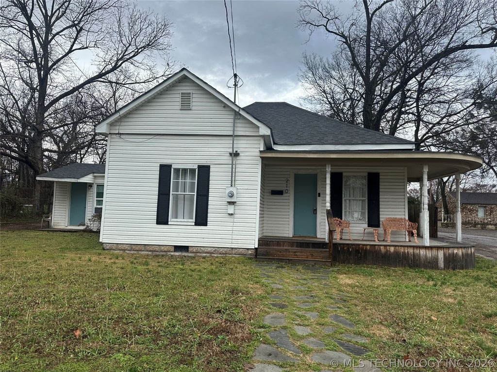 210 W Morgan Street, Tahlequah, OK 74464