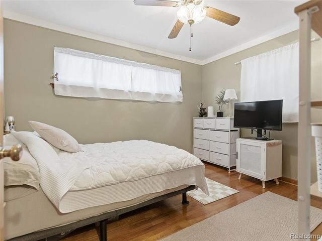 23143 Playview Street, Saint Clair Shores, MI 48082