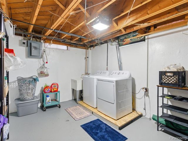 23143 Playview Street, Saint Clair Shores, MI 48082