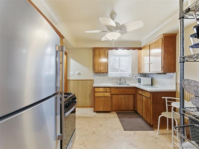 23143 Playview Street, Saint Clair Shores, MI 48082