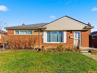 23143 Playview Street, Saint Clair Shores, MI 48082