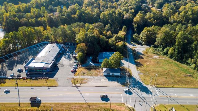 879 By Pass 123 Highway Includes 710 Seneca Drive, Seneca, SC 29678