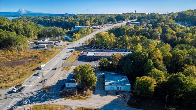 879 By Pass 123 Highway Includes 710 Seneca Drive, Seneca, SC 29678