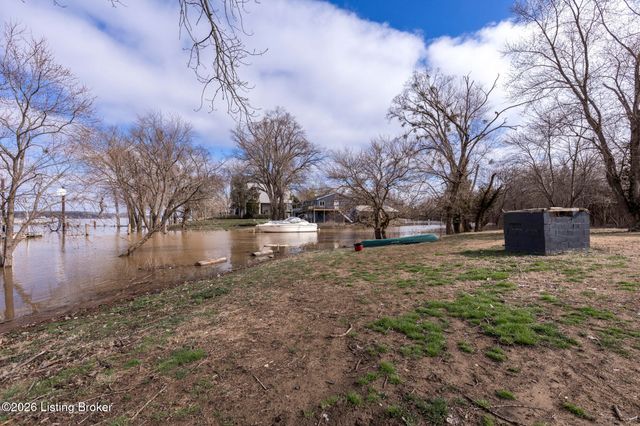5225 River Rd, Louisville, KY 40222