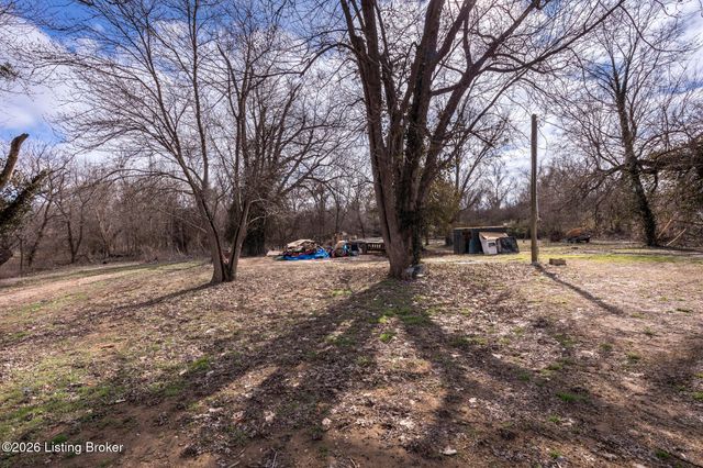 5225 River Rd, Louisville, KY 40222