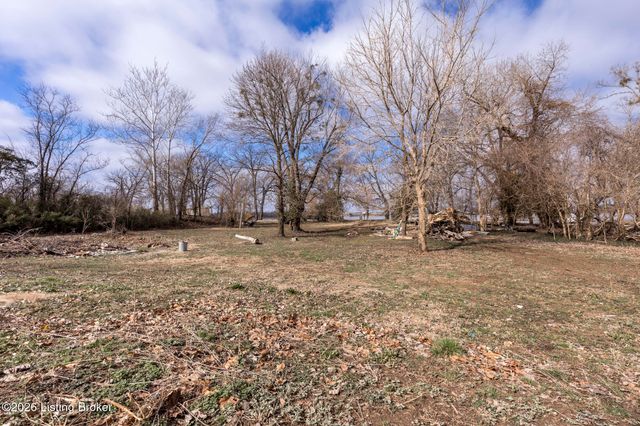 5225 River Rd, Louisville, KY 40222