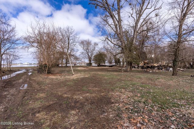 5225 River Rd, Louisville, KY 40222