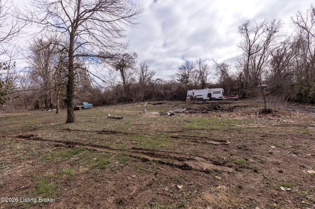 5225 River Rd, Louisville, KY 40222